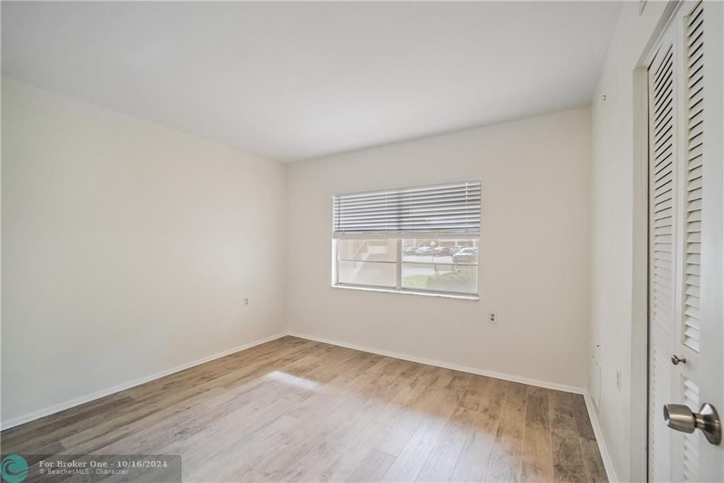 Recently Sold: $160,000 (2 beds, 2 baths, 938 Square Feet)