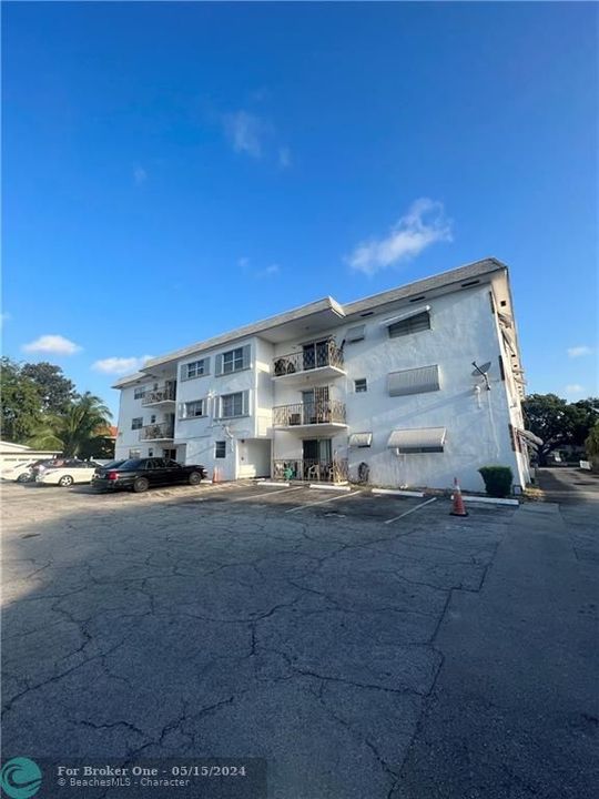 Recently Sold: $173,000 (1 beds, 1 baths, 660 Square Feet)