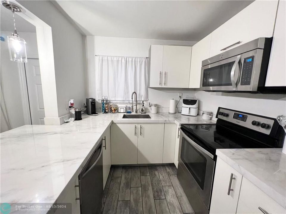Recently Sold: $173,000 (1 beds, 1 baths, 660 Square Feet)