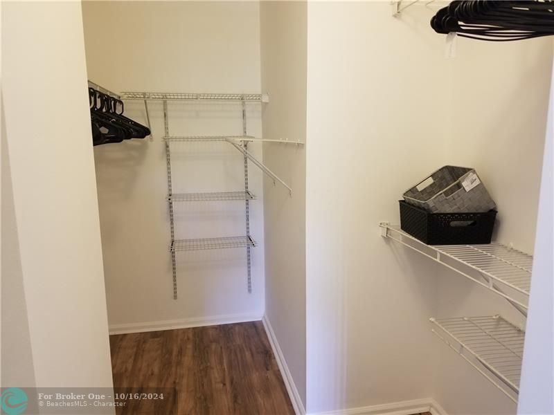 Vendido Recientemente: $309,900 (3 camas, 2 baños, 1315 Pies cuadrados)