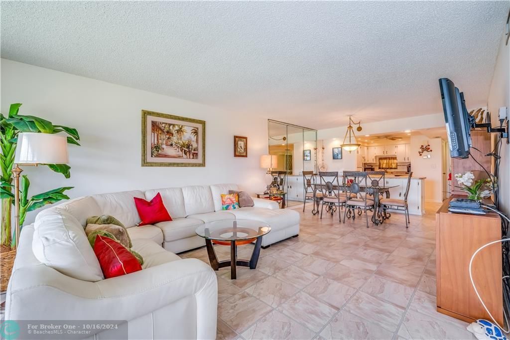 Recently Sold: $187,800 (2 beds, 2 baths, 1170 Square Feet)