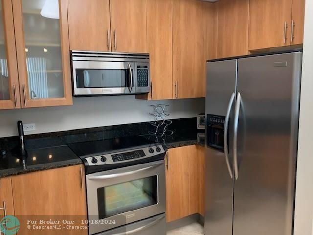 Recently Sold: $489,000 (2 beds, 2 baths, 1395 Square Feet)