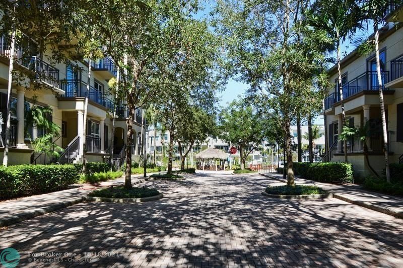 Recently Sold: $489,000 (2 beds, 2 baths, 1395 Square Feet)