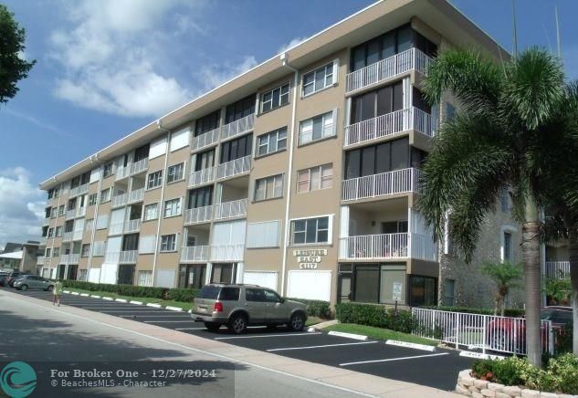 Recently Sold: $320,000 (2 beds, 2 baths, 1030 Square Feet)