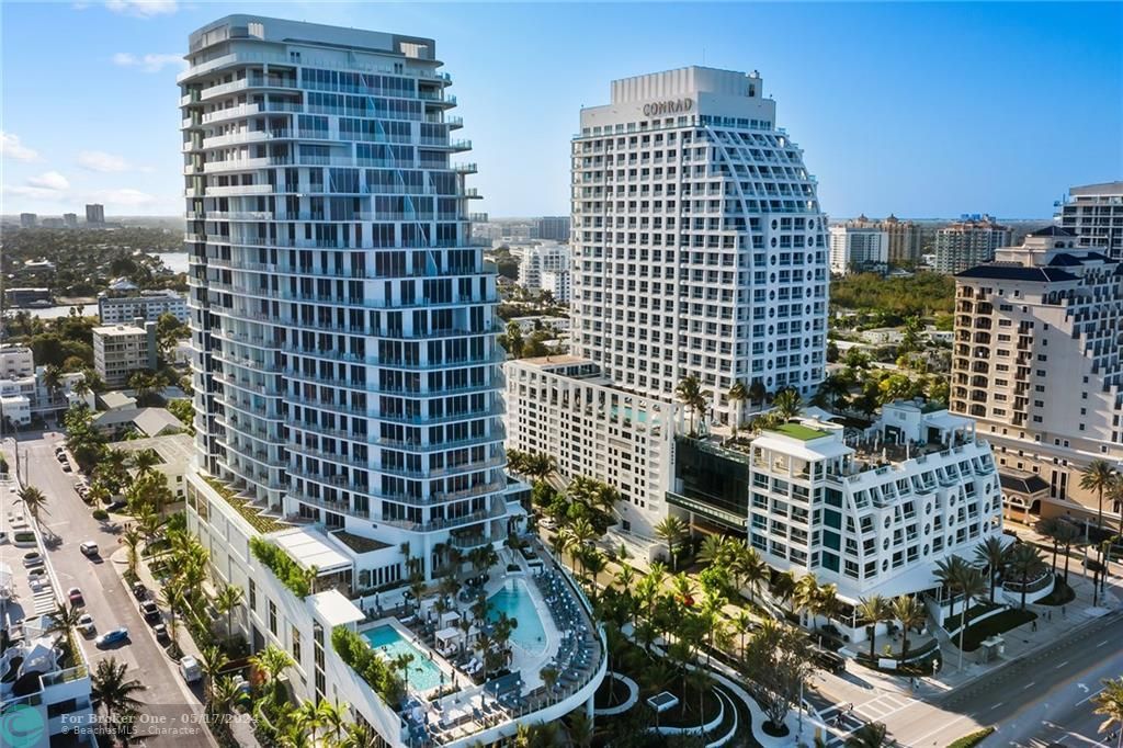 Recently Sold: $4,000,000 (2 beds, 2 baths, 1721 Square Feet)