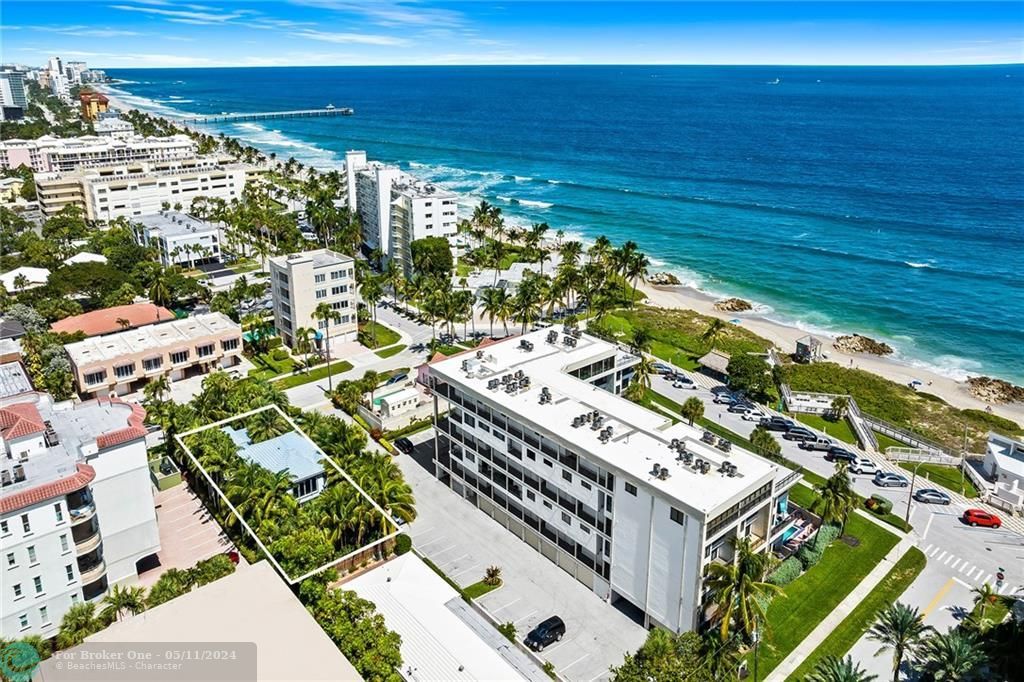Recently Sold: $2,100,000 (3 beds, 3 baths, 3180 Square Feet)