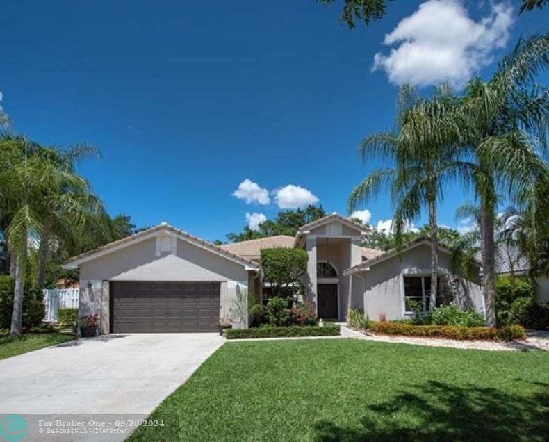 Recently Sold: $899,000 (5 beds, 3 baths, 2779 Square Feet)