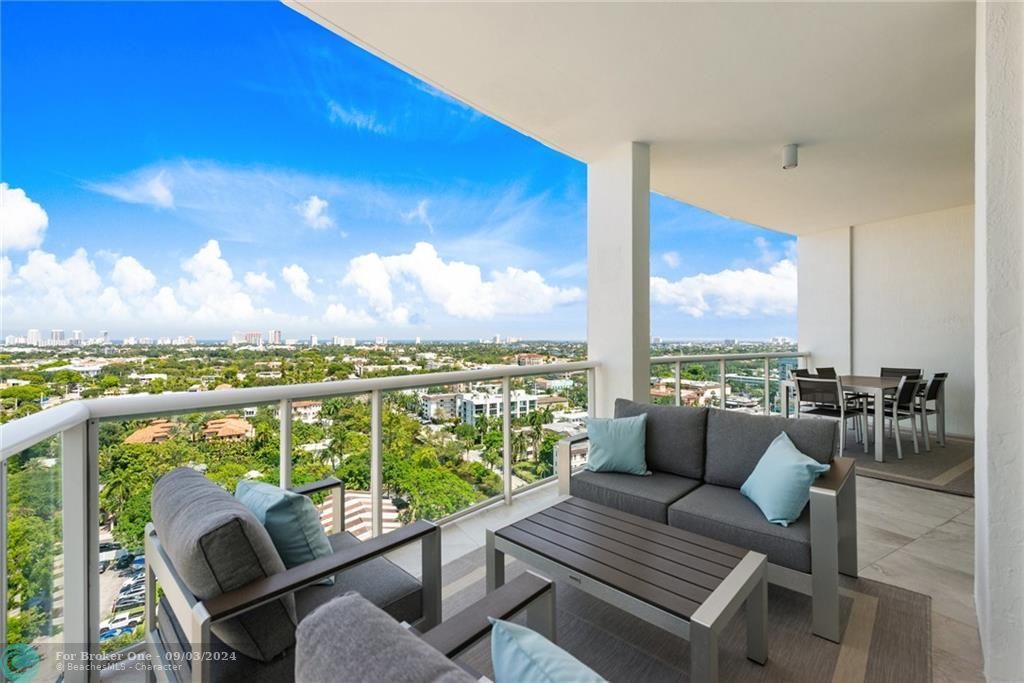 For Sale: $2,195,000 (3 beds, 3 baths, 3270 Square Feet)