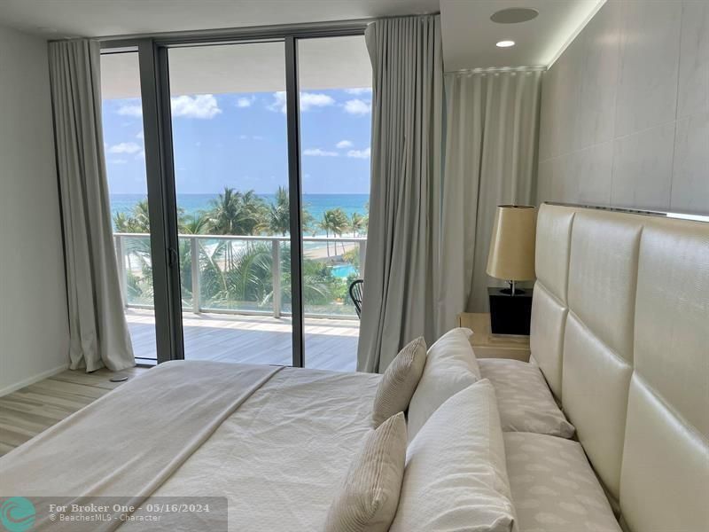 Recently Sold: $2,750,000 (2 beds, 2 baths, 1870 Square Feet)