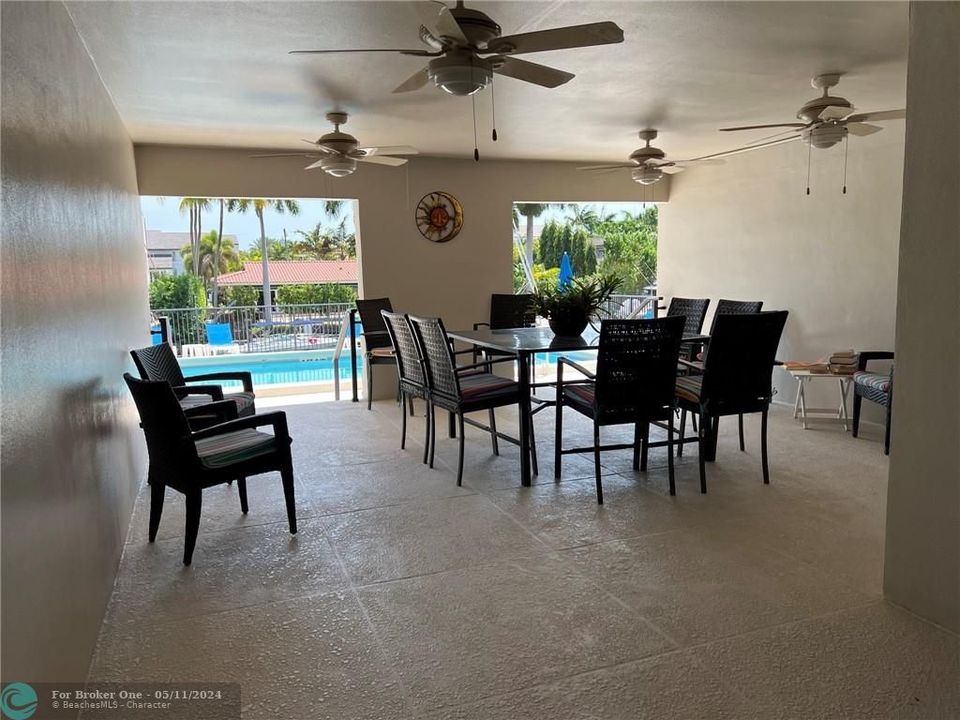 Recently Sold: $559,000 (2 beds, 2 baths, 1218 Square Feet)