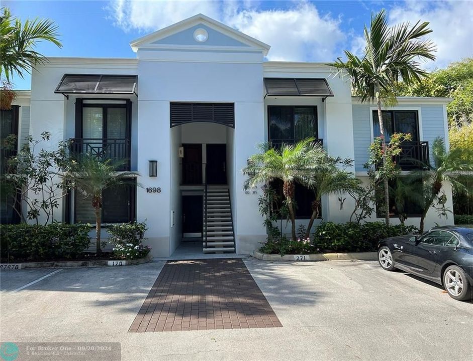 Recently Sold: $799,000 (2 beds, 2 baths, 1264 Square Feet)