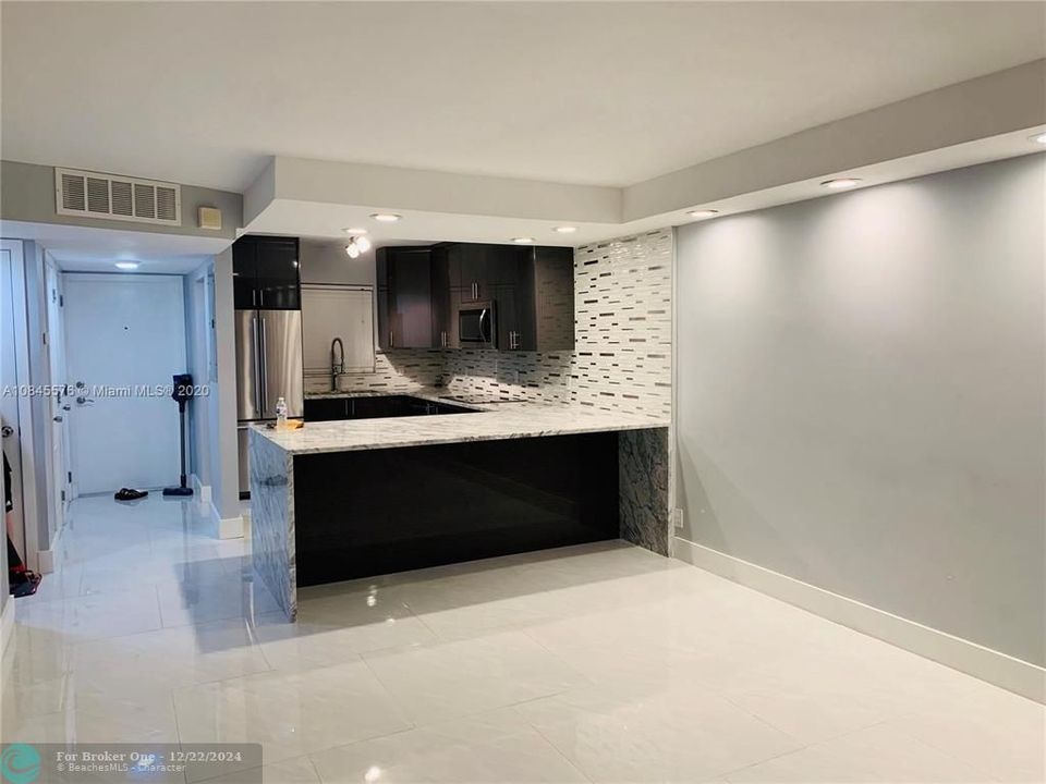 Recently Sold: $220,000 (2 beds, 2 baths, 990 Square Feet)