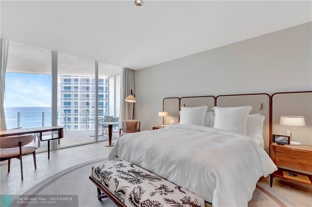 Recently Sold: $4,000,000 (2 beds, 2 baths, 1794 Square Feet)