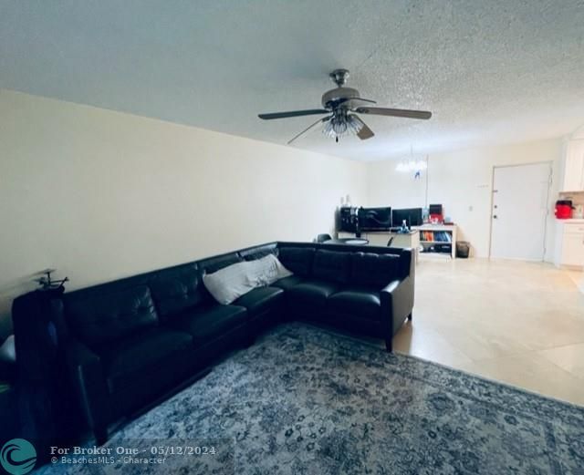Recently Sold: $159,000 (1 beds, 1 baths, 708 Square Feet)