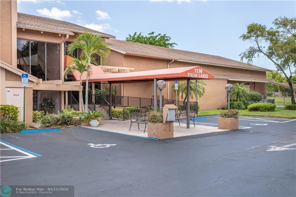Active With Contract: $195,000 (2 beds, 2 baths, 1110 Square Feet)