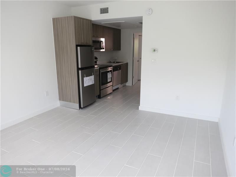 Recently Sold: $235,000 (1 beds, 1 baths, 429 Square Feet)