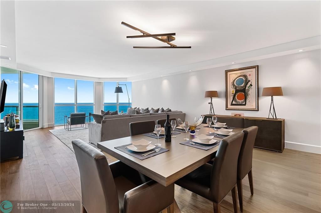 Recently Sold: $2,499,000 (3 beds, 3 baths, 2380 Square Feet)