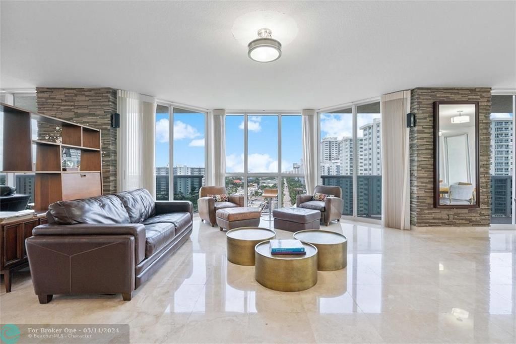 Recently Sold: $2,099,000 (2 beds, 3 baths, 2318 Square Feet)