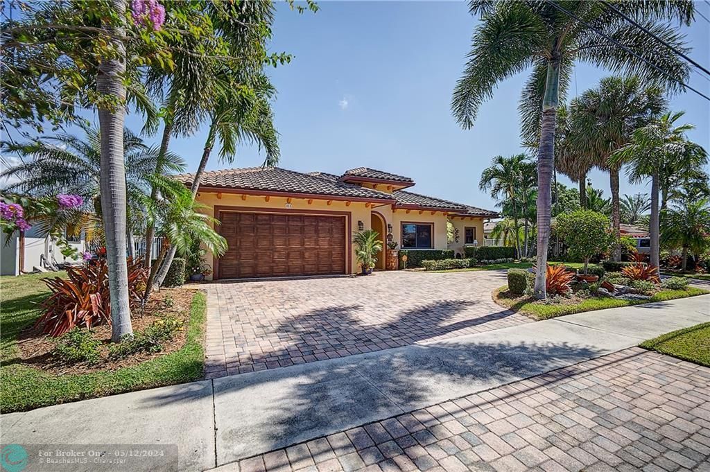 Recently Sold: $1,850,000 (3 beds, 2 baths, 1917 Square Feet)