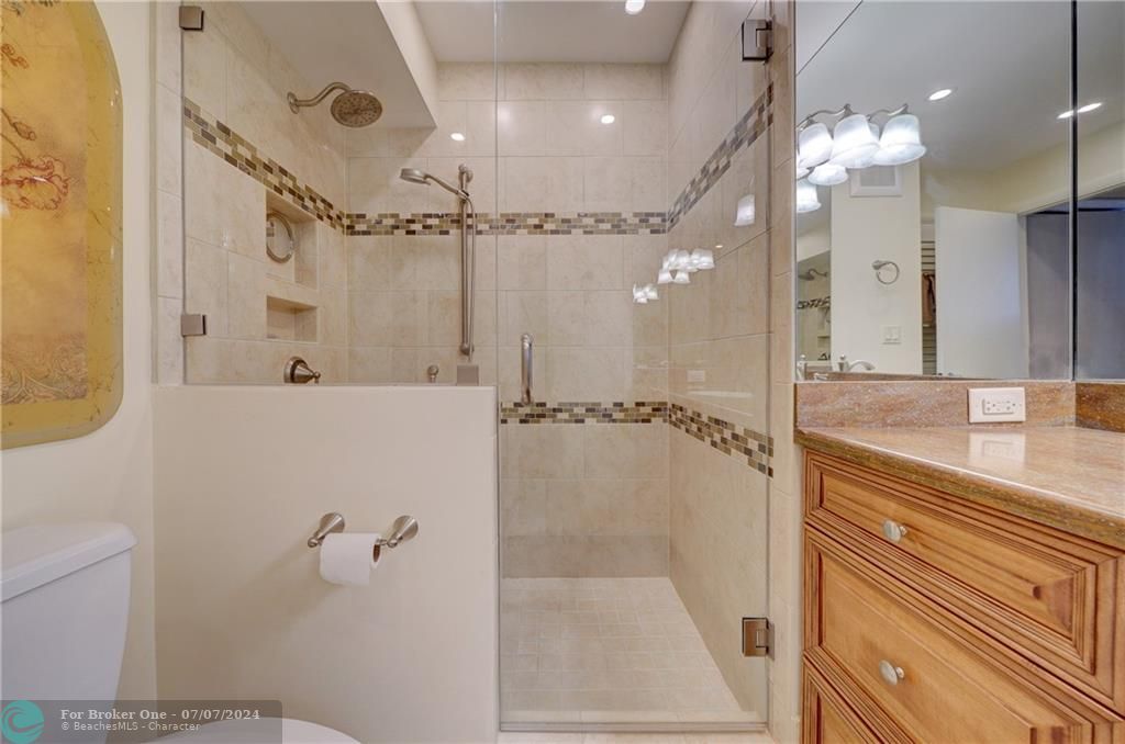 最近售出: $725,000 (3 贝兹, 2 浴室, 1450 平方英尺)