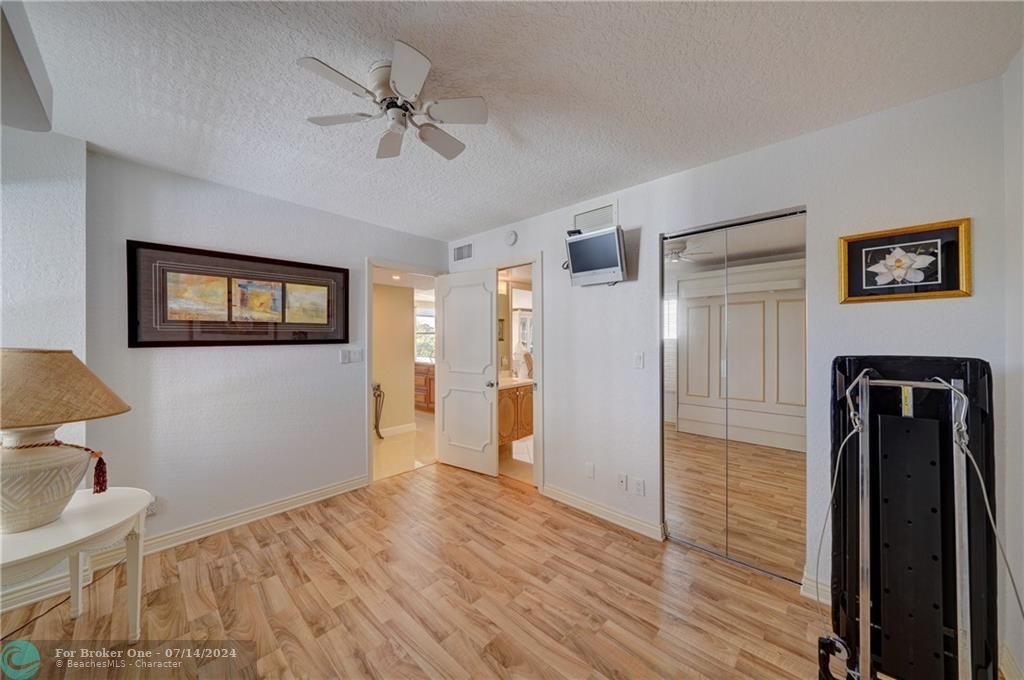 Recently Sold: $725,000 (3 beds, 2 baths, 1450 Square Feet)