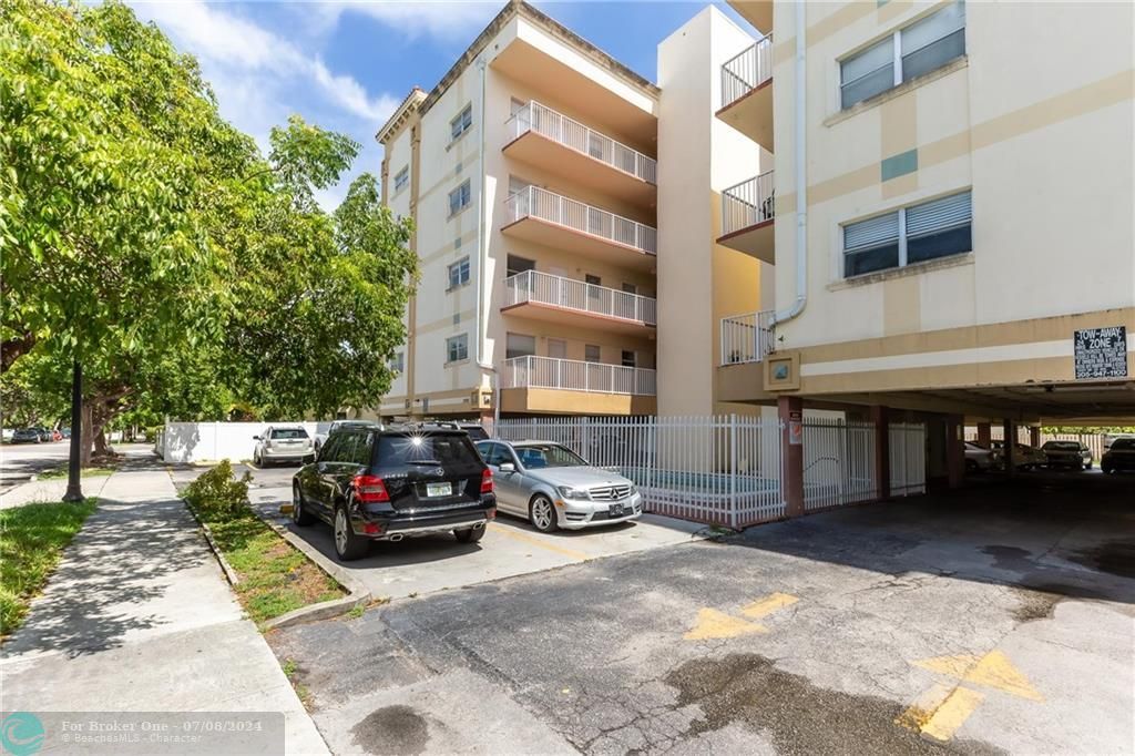 Recently Sold: $189,990 (1 beds, 1 baths, 640 Square Feet)