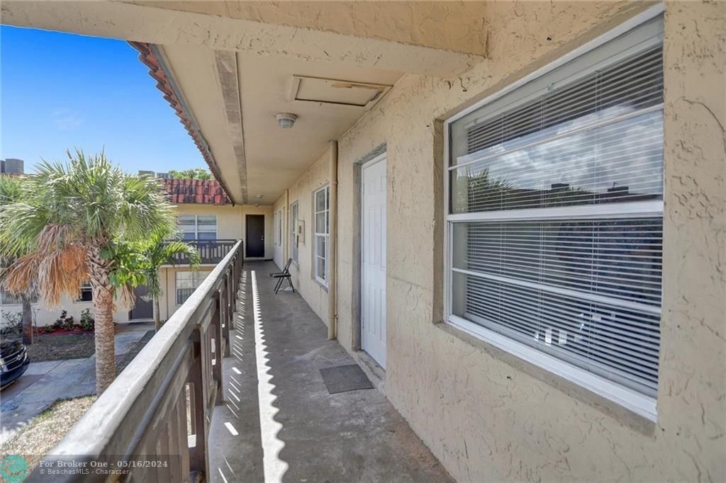 Recently Sold: $162,500 (2 beds, 1 baths, 709 Square Feet)