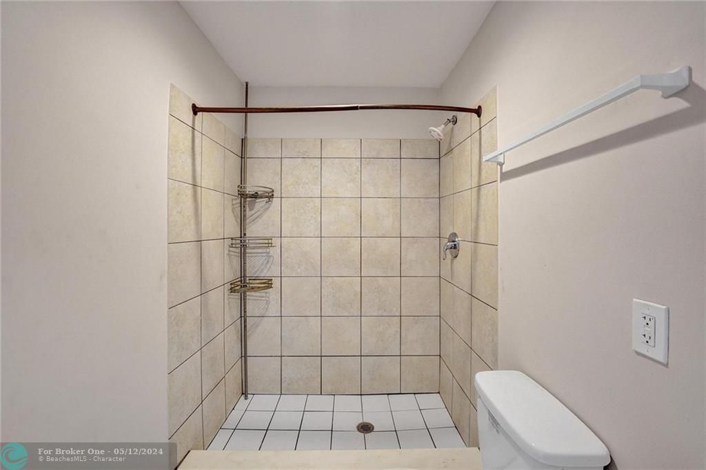 最近售出: $925,000 (4 贝兹, 2 浴室, 3200 平方英尺)