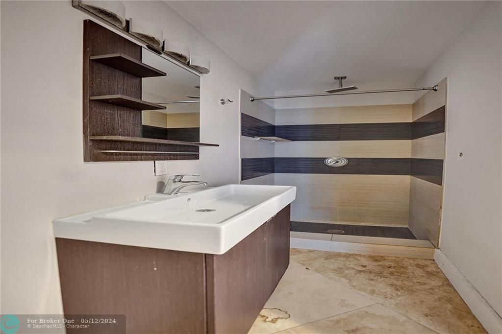 Недавно продано: $925,000 (4 спален, 2 ванн, 3200 Квадратных фут)