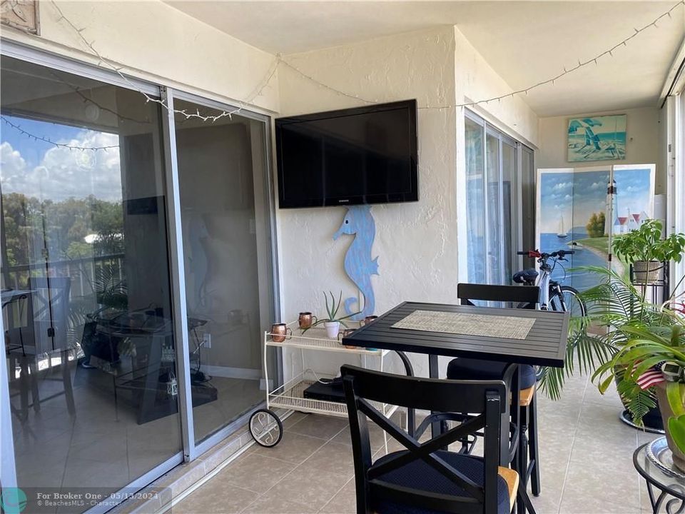 Recently Sold: $449,000 (2 beds, 2 baths, 1255 Square Feet)