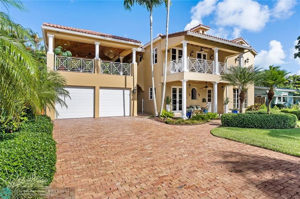Recently Sold: $2,475,000 (4 beds, 4 baths, 3114 Square Feet)