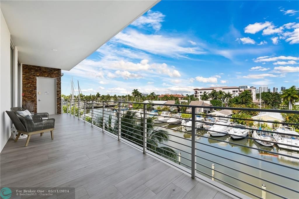 Recently Sold: $2,650,000 (3 beds, 3 baths, 2531 Square Feet)