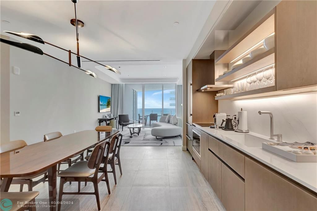 Recently Sold: $2,750,000 (2 beds, 2 baths, 1308 Square Feet)
