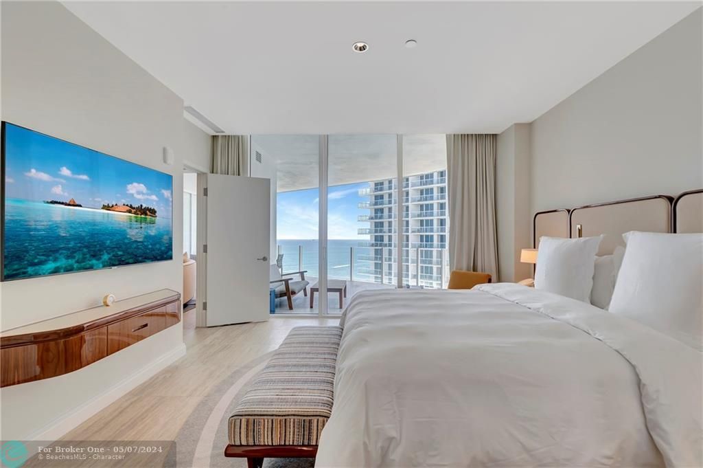 For Sale: $3,500,000 (2 beds, 2 baths, 1308 Square Feet)