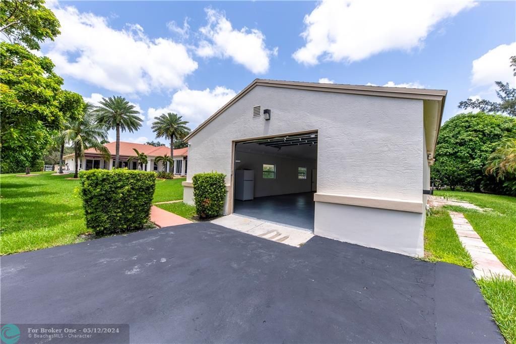 Recently Sold: $1,820,000 (5 beds, 3 baths, 4092 Square Feet)