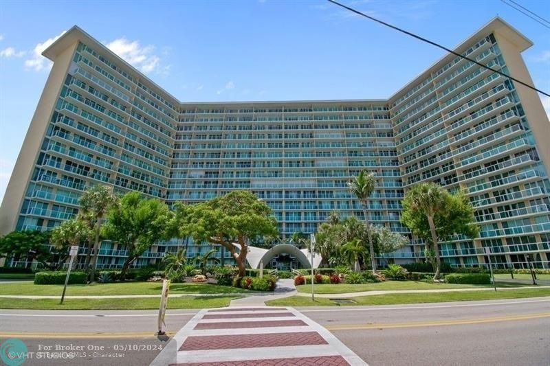 Recently Sold: $450,000 (1 beds, 1 baths, 690 Square Feet)