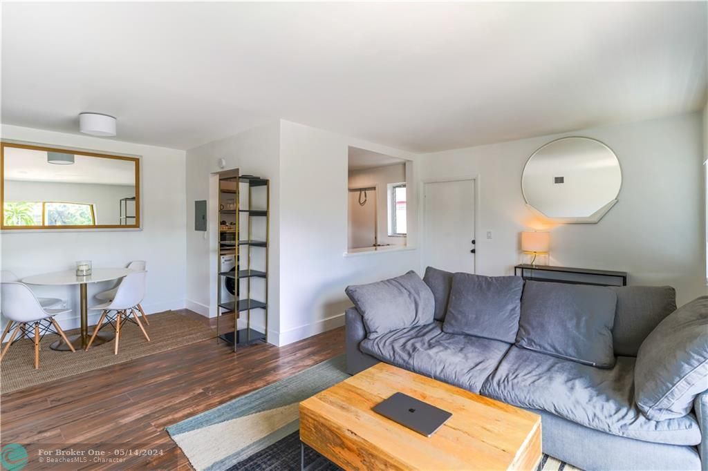 Recently Rented: $2,200 (1 beds, 1 baths, 640 Square Feet)