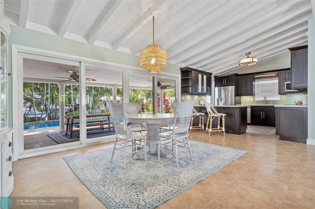 Recently Sold: $1,300,000 (4 beds, 3 baths, 1605 Square Feet)