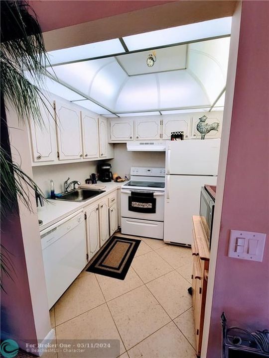 Recently Sold: $133,000 (1 beds, 1 baths, 715 Square Feet)