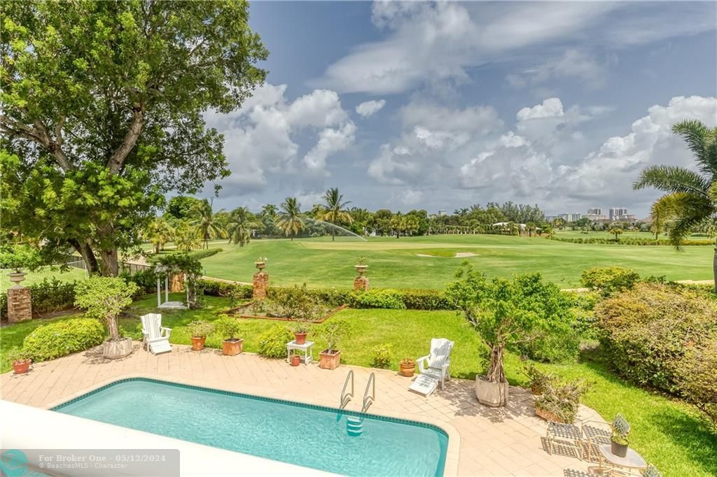 Recently Sold: $2,600,000 (5 beds, 4 baths, 3702 Square Feet)