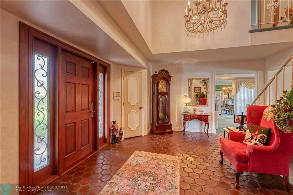 Recently Sold: $2,600,000 (5 beds, 4 baths, 3702 Square Feet)