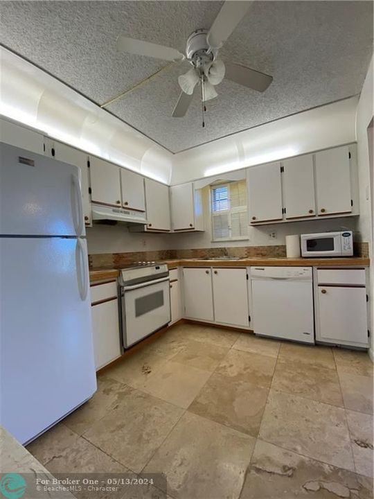 Recently Sold: $170,000 (2 beds, 2 baths, 979 Square Feet)