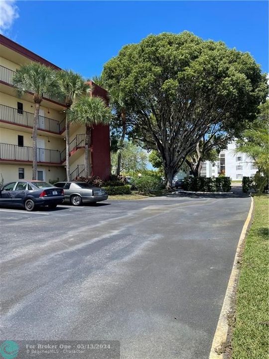 Recently Sold: $170,000 (2 beds, 2 baths, 979 Square Feet)