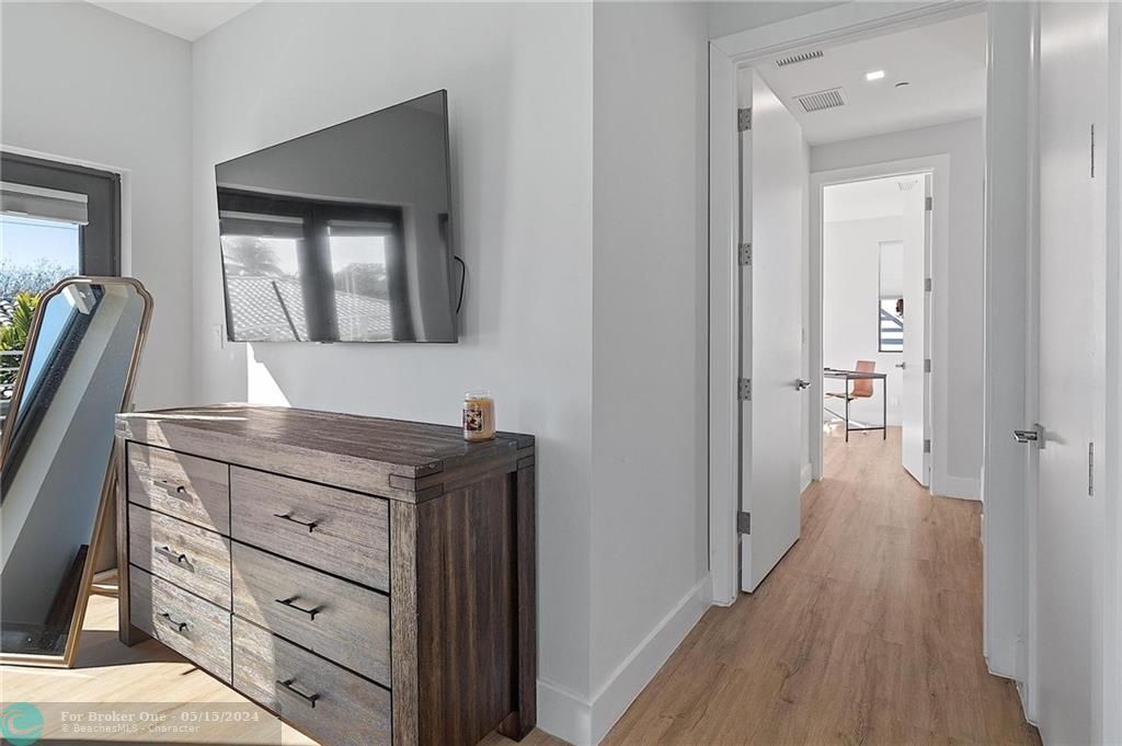 Recently Sold: $849,000 (2 beds, 2 baths, 1697 Square Feet)