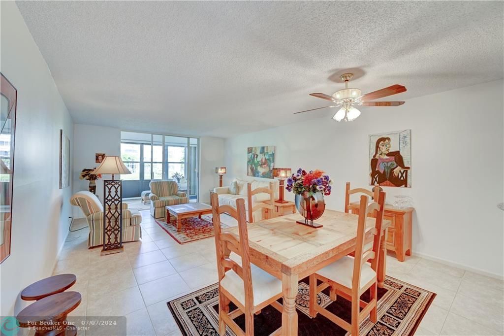 Recently Sold: $219,000 (2 beds, 2 baths, 1006 Square Feet)