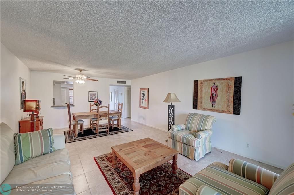 Recently Sold: $219,000 (2 beds, 2 baths, 1006 Square Feet)