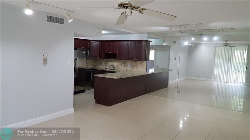 Recently Sold: $239,000 (2 beds, 2 baths, 874 Square Feet)