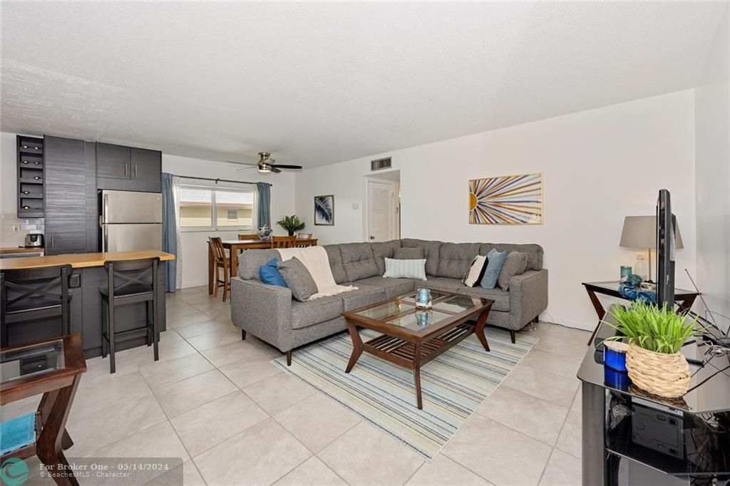 Recently Sold: $214,000 (2 beds, 2 baths, 1078 Square Feet)