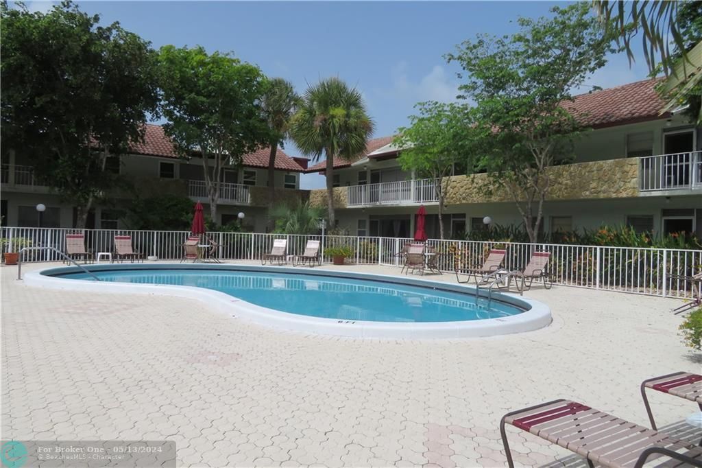 Recently Sold: $164,900 (1 beds, 1 baths, 850 Square Feet)