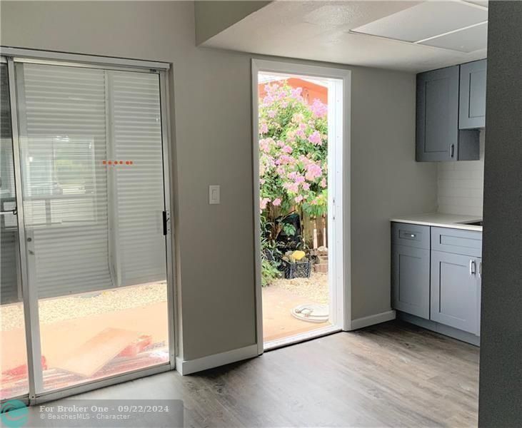 Active With Contract: $1,595 (1 beds, 1 baths, 3916 Square Feet)